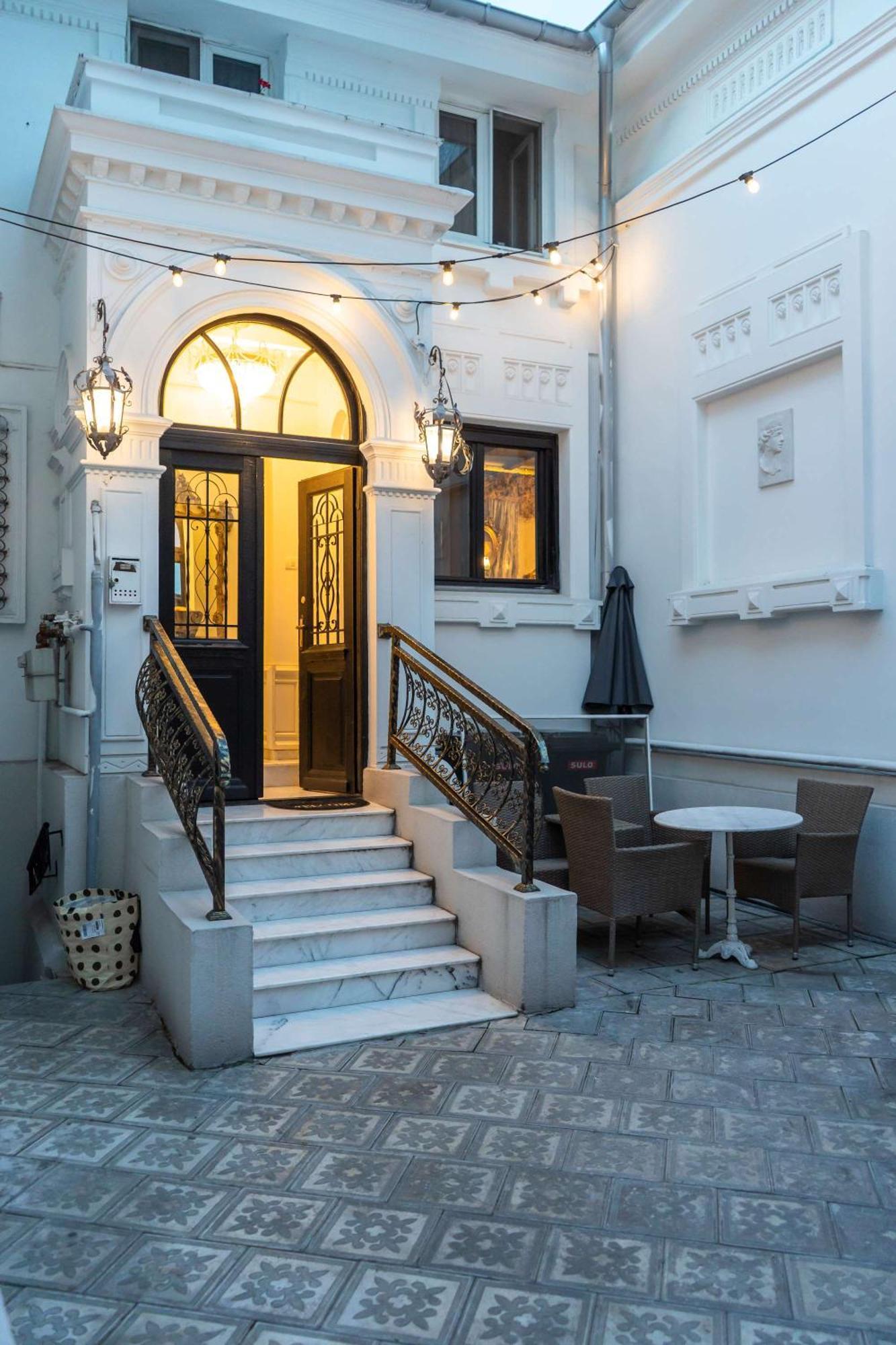 Conacul Coroanei Luxury Boutique Hotel Букурещ Екстериор снимка