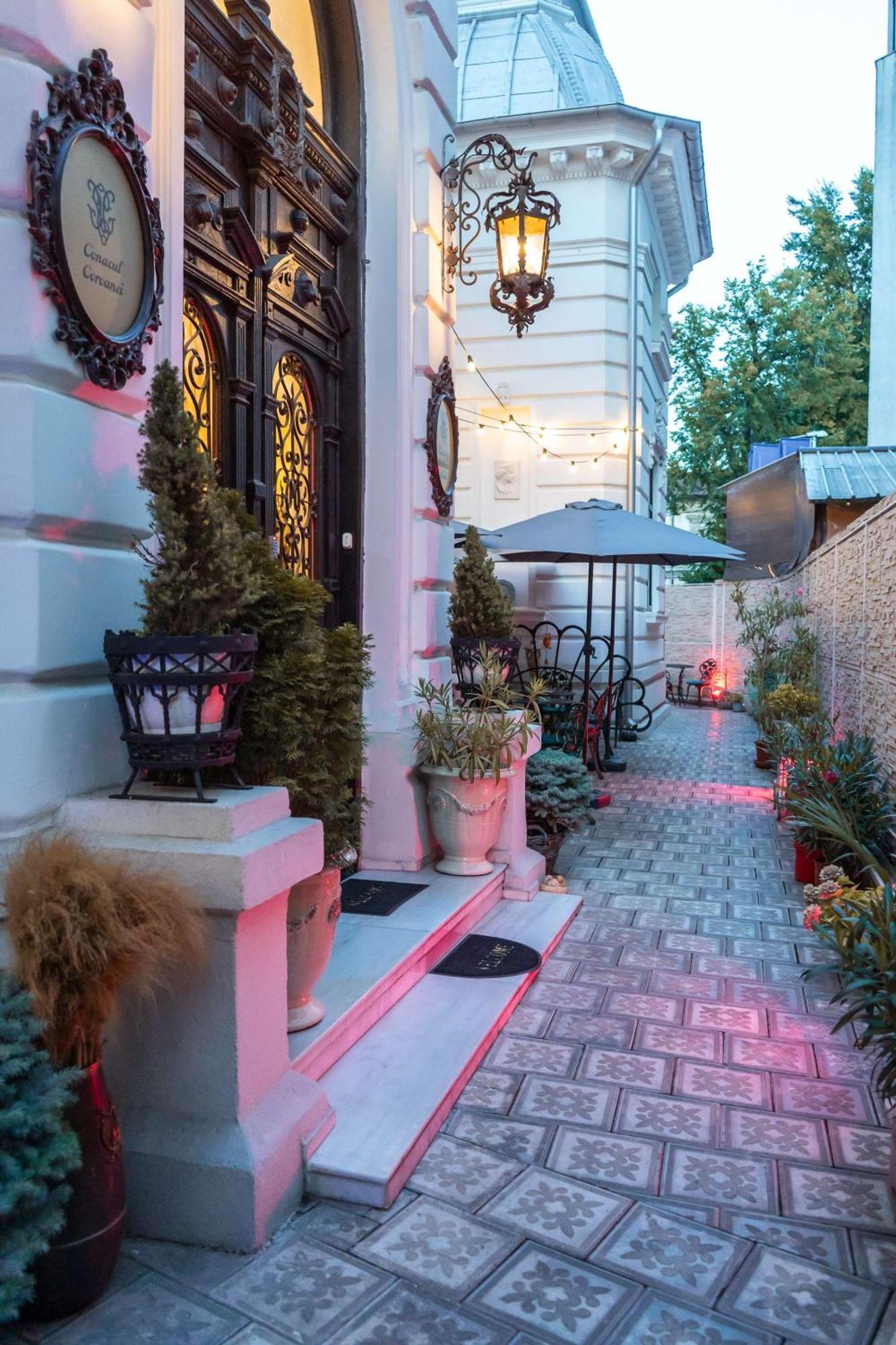 Conacul Coroanei Luxury Boutique Hotel Букурещ Екстериор снимка