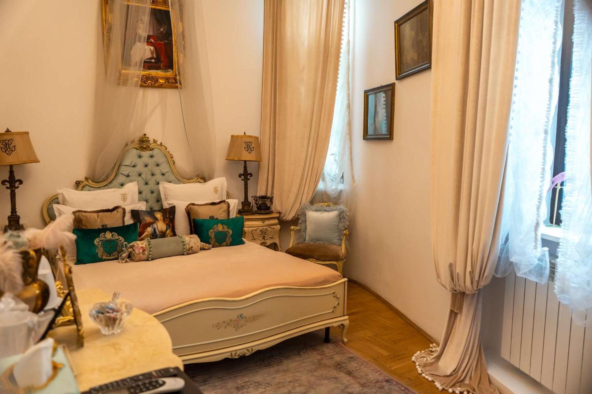 Conacul Coroanei Luxury Boutique Hotel Букурещ Екстериор снимка