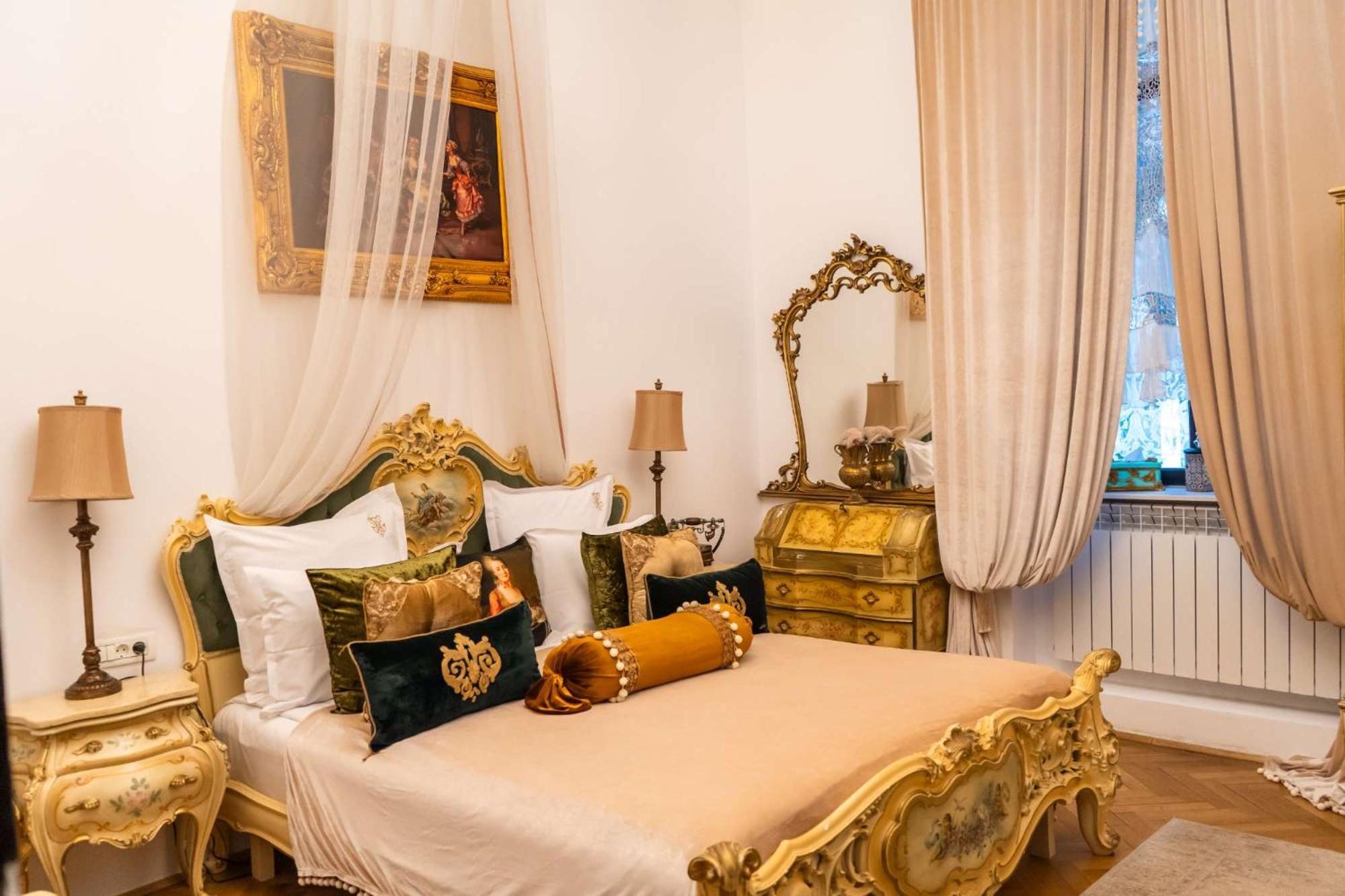 Conacul Coroanei Luxury Boutique Hotel Букурещ Екстериор снимка