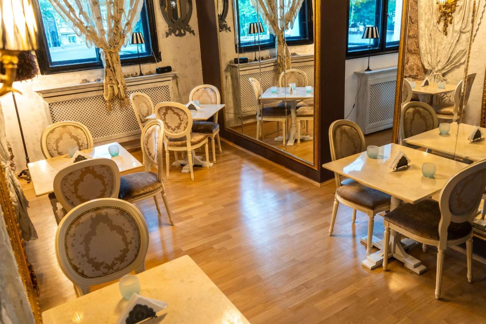 Conacul Coroanei Luxury Boutique Hotel Букурещ Екстериор снимка