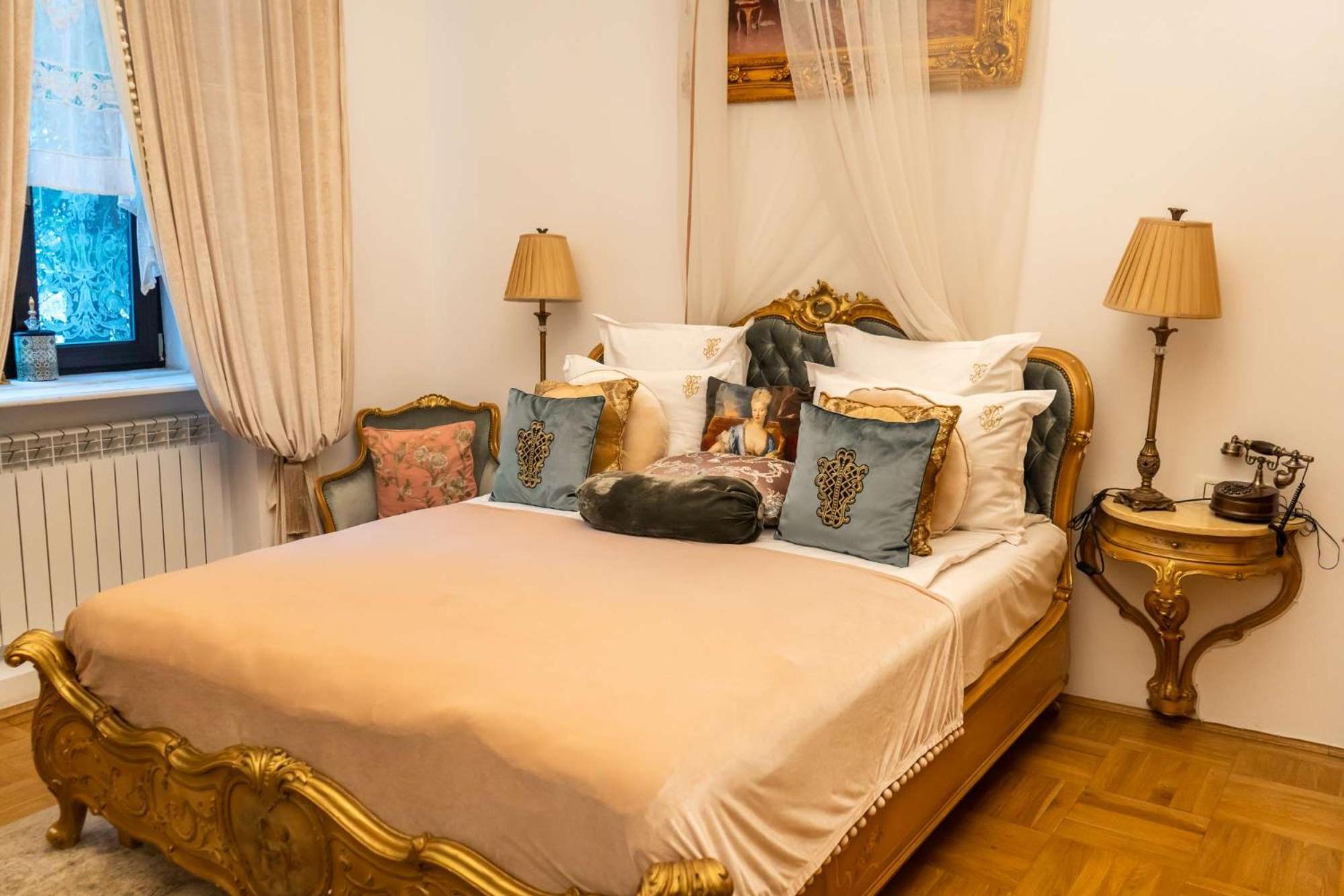 Conacul Coroanei Luxury Boutique Hotel Букурещ Екстериор снимка