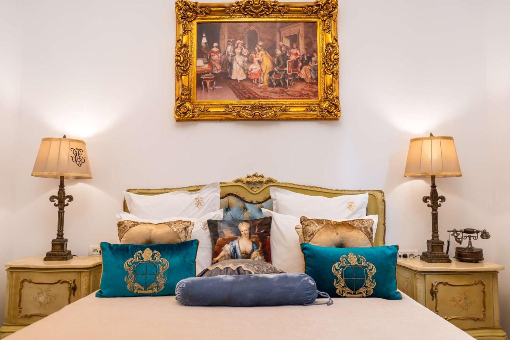 Conacul Coroanei Luxury Boutique Hotel Букурещ Екстериор снимка