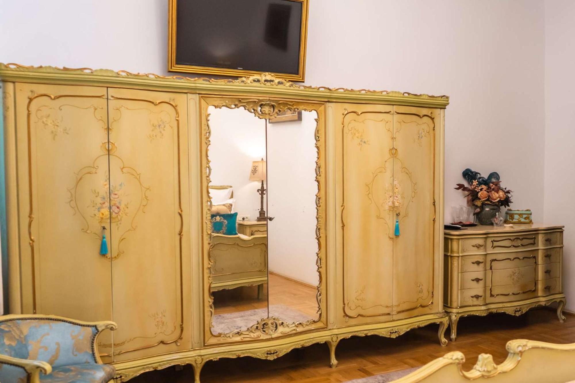 Conacul Coroanei Luxury Boutique Hotel Букурещ Екстериор снимка
