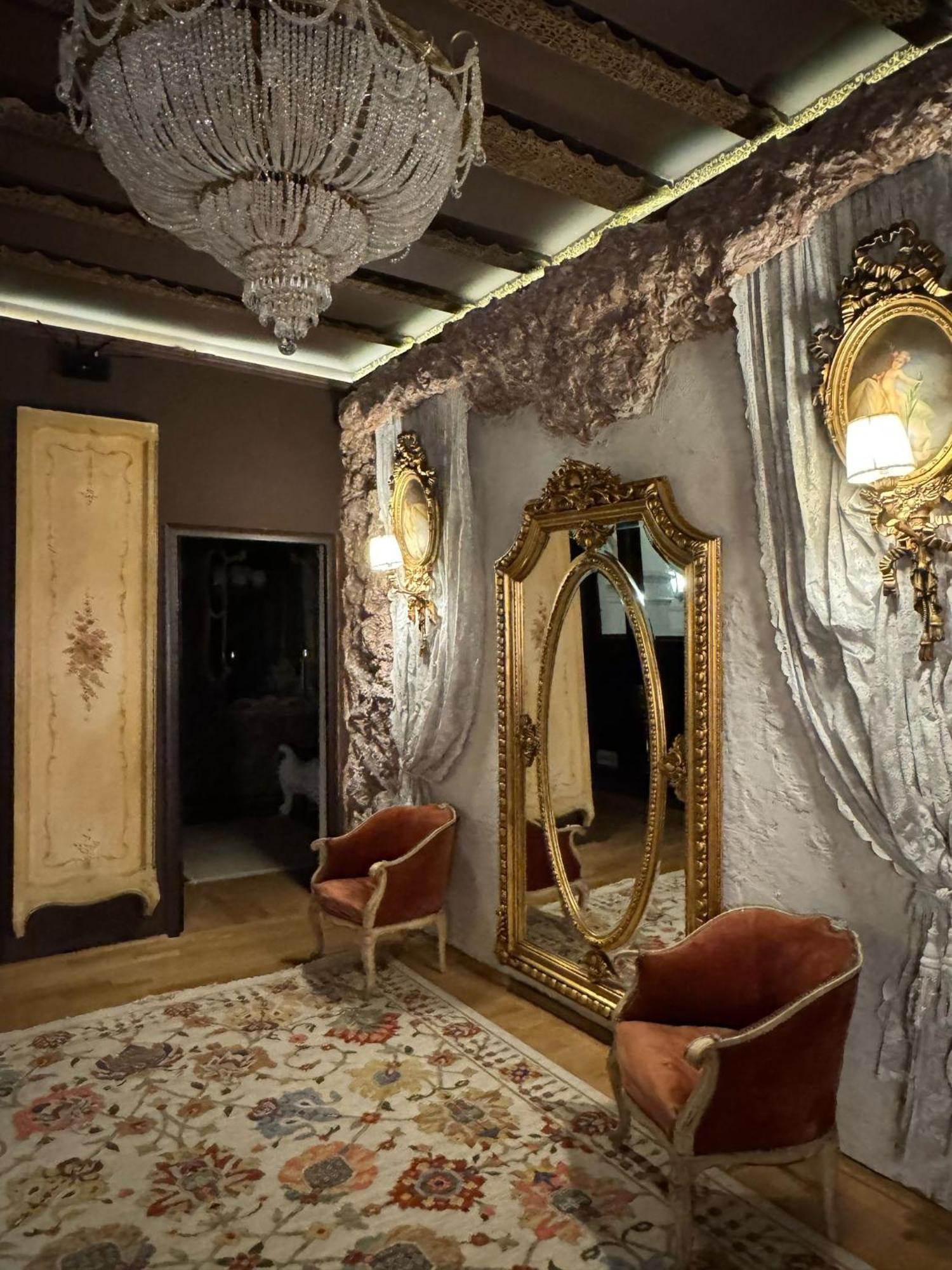 Conacul Coroanei Luxury Boutique Hotel Букурещ Екстериор снимка